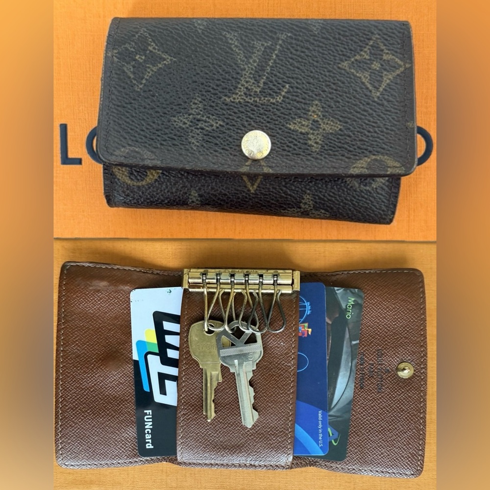 Authentic Louis Vuitton Monogram Key Holder